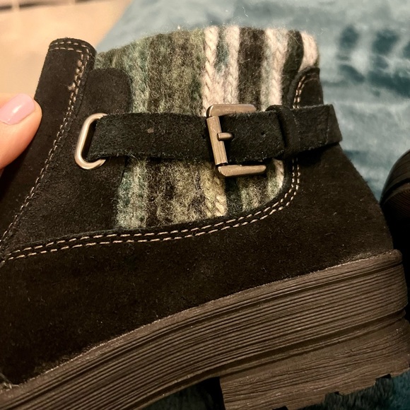 NWOT Earth Origins Black Suede Bootie - Picture 4 of 5